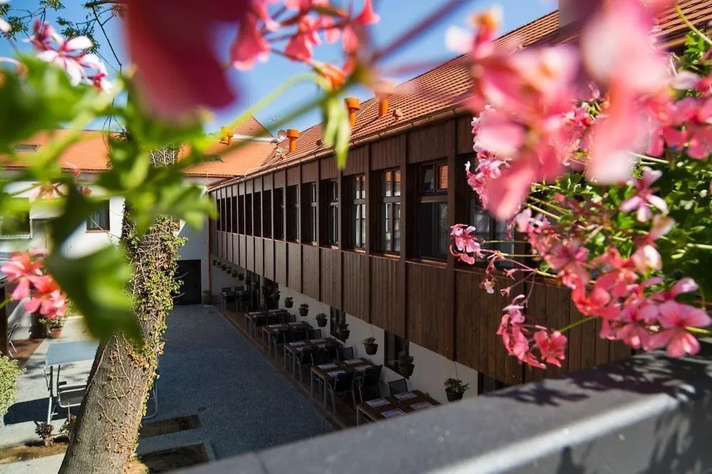 ****  Hotel Restaurant Darwin Prague Czech Republic