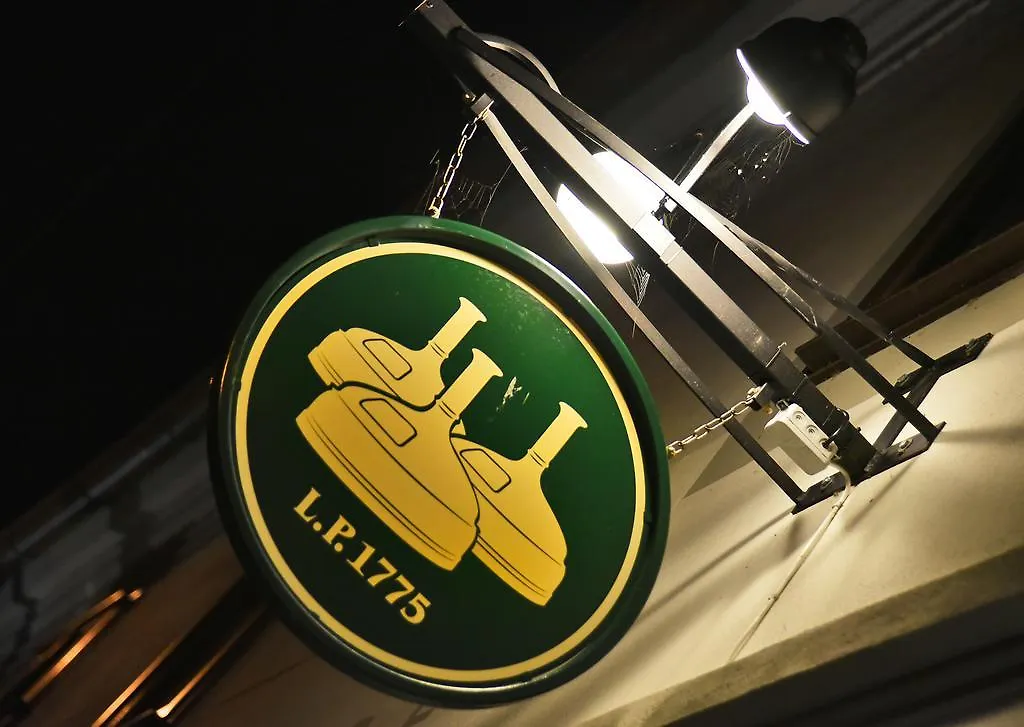 Hotel Restaurant Darwin Prague 4*,